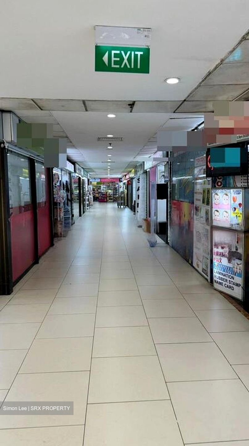 Lucky Plaza (D9), Retail #456391781